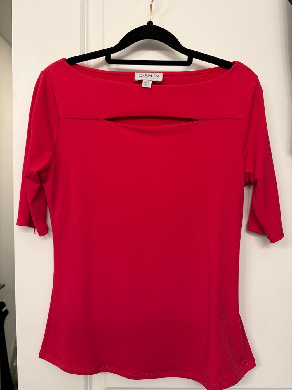 Carmen Marc Valvo Bright pink Short Sleeve Top with Front Keyhole